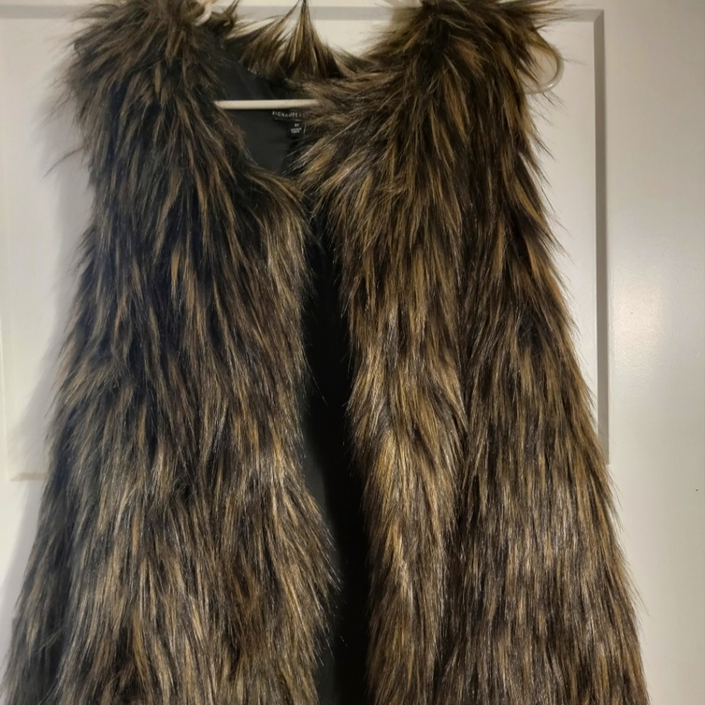 Signature studio vest